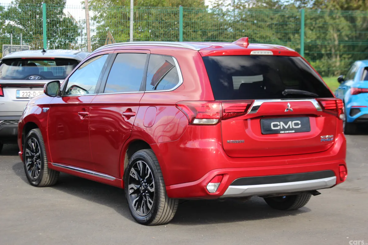 Mitsubishi Outlander SUV, Petrol Plug-in Hybrid, 2018, Red