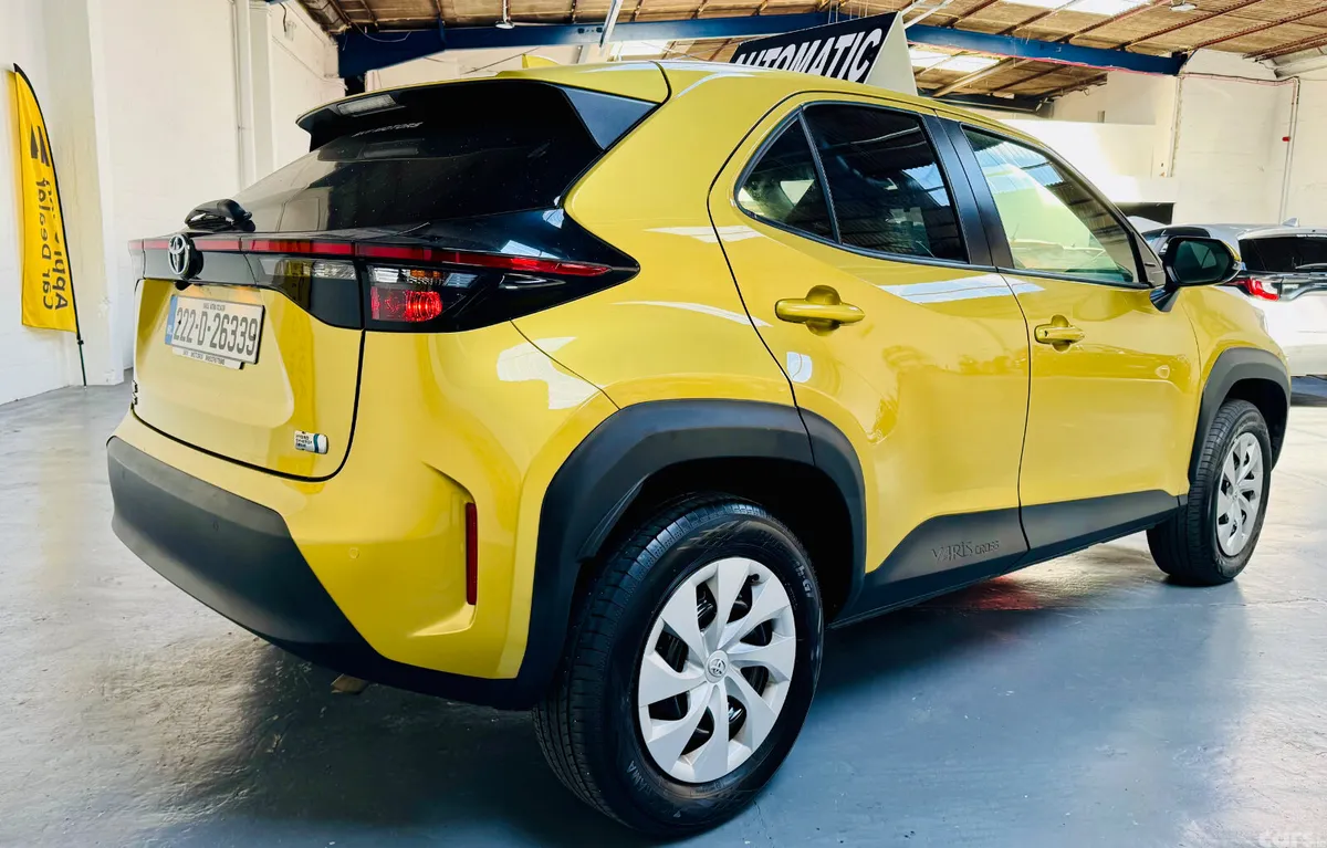 Toyota Yaris Cross Estate, Petrol Hybrid, 2022, Gold
