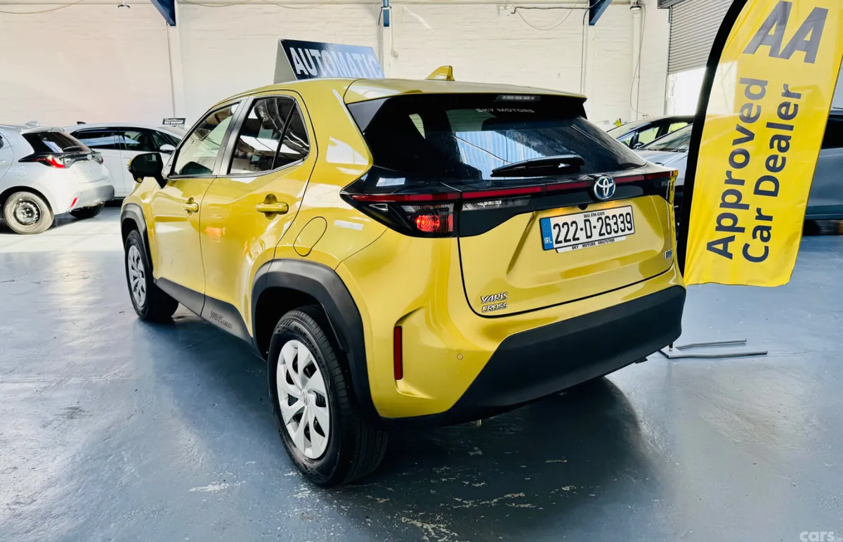 Toyota Yaris Cross Estate, Petrol Hybrid, 2022, Gold