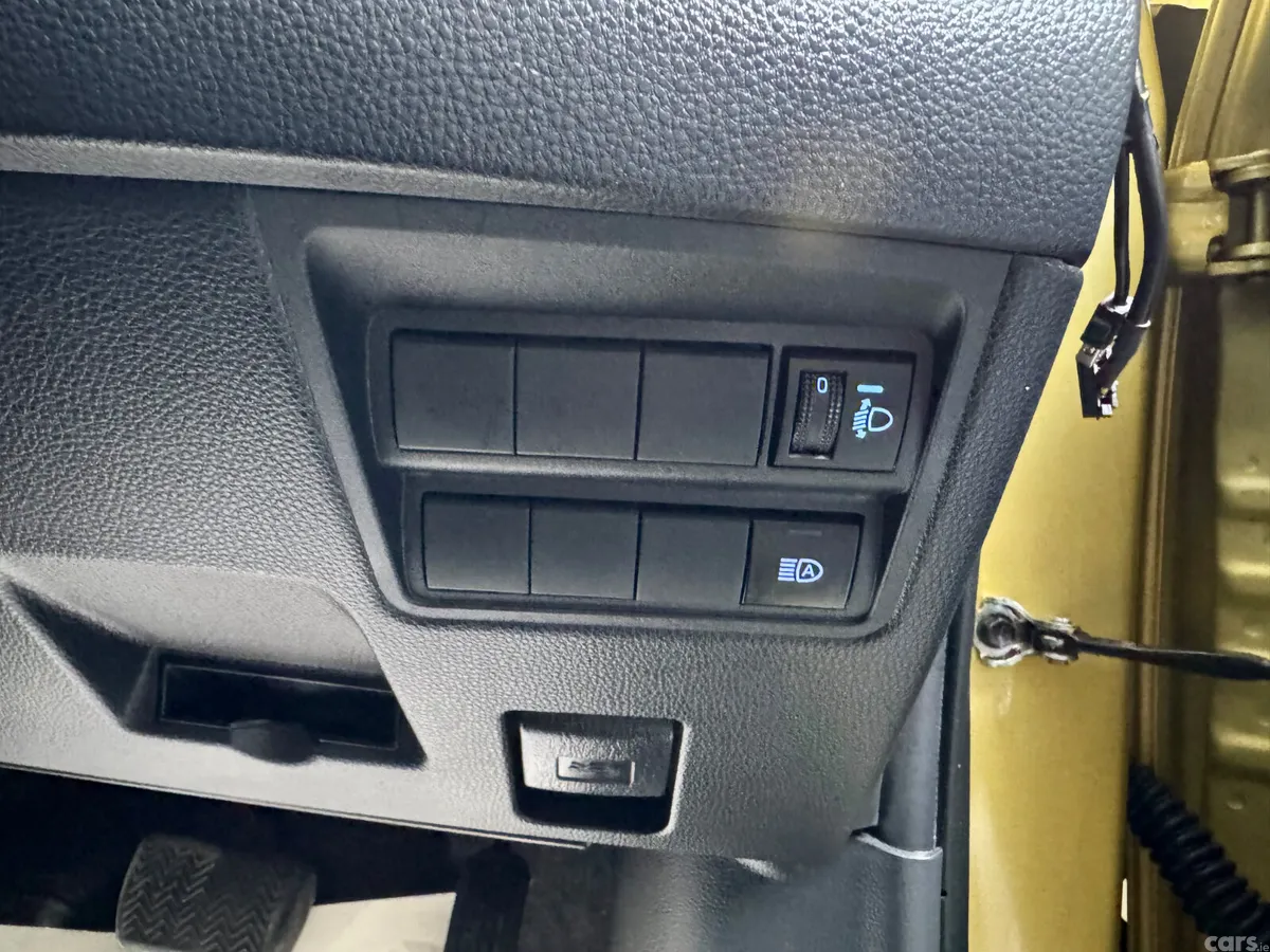 Toyota Yaris Cross Estate, Petrol Hybrid, 2022, Gold