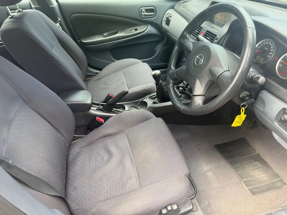 Nissan Almera Hatchback, Petrol, 2007, Silver