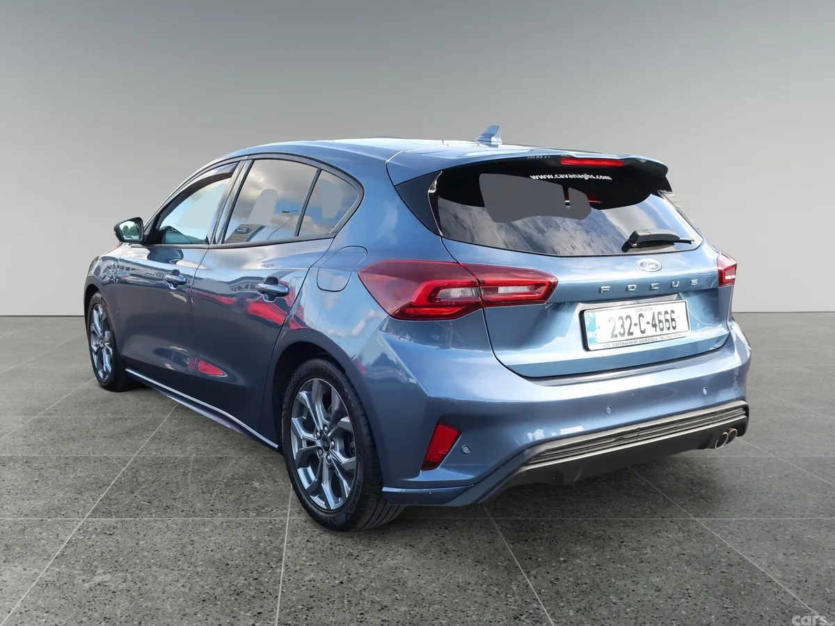 Ford Focus Hatchback, Diesel, 2023, Blue