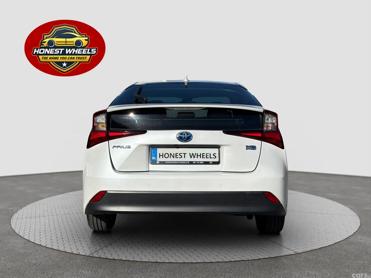 Toyota Prius Hatchback, Petrol Hybrid, 2022, White