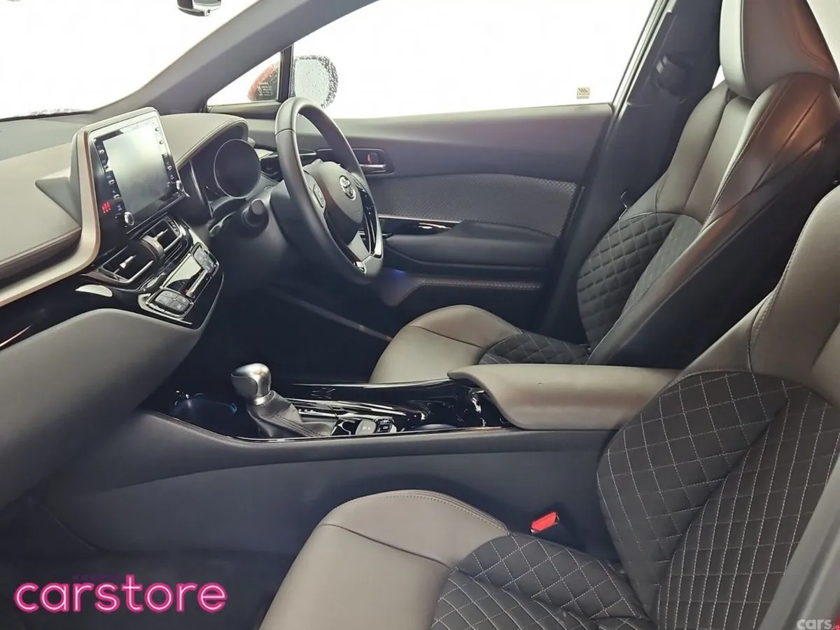 Toyota C-HR SUV, Petrol Hybrid, 2023, Red
