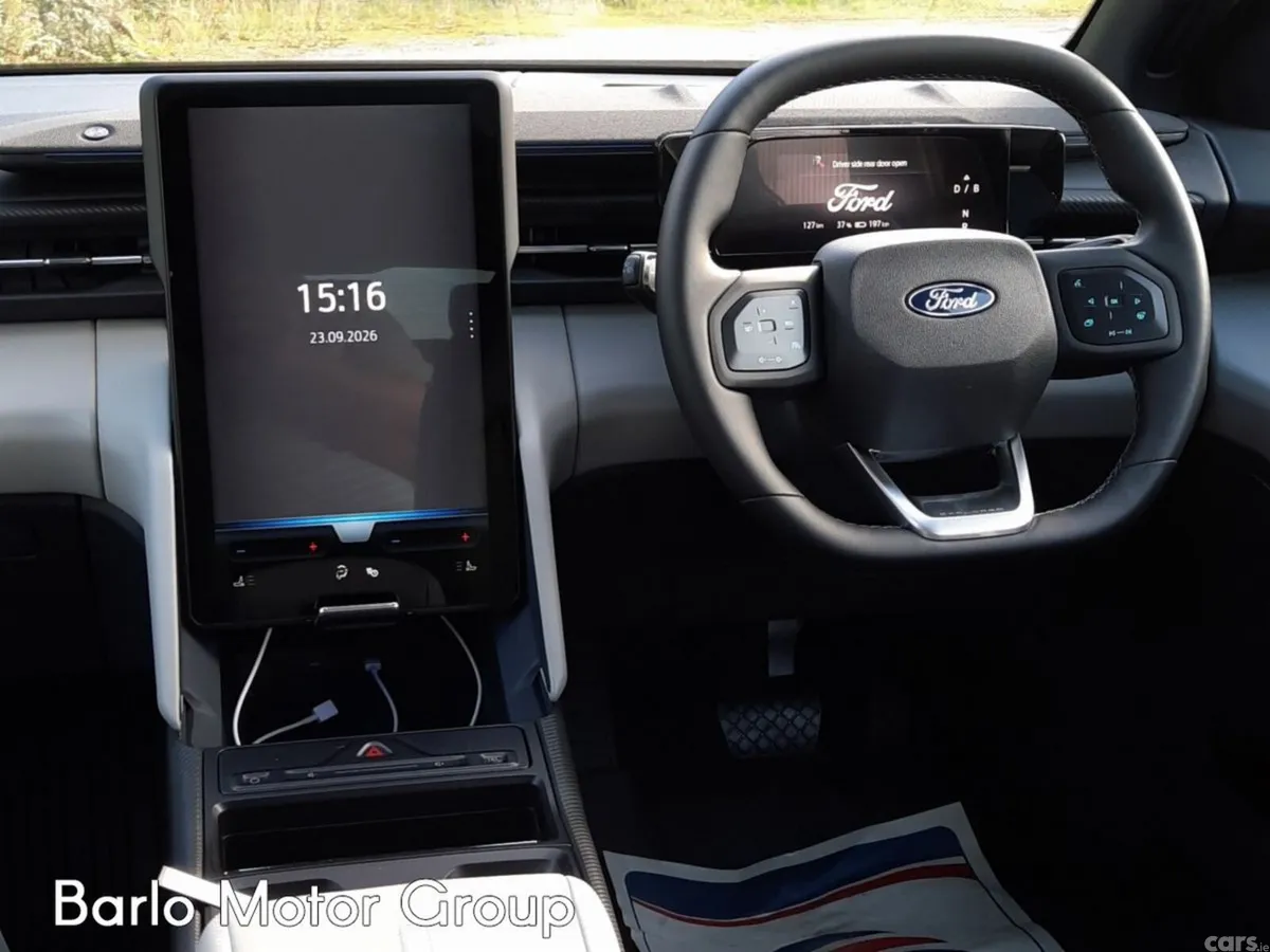 Ford Explorer MPV, Electric, 2026, Black