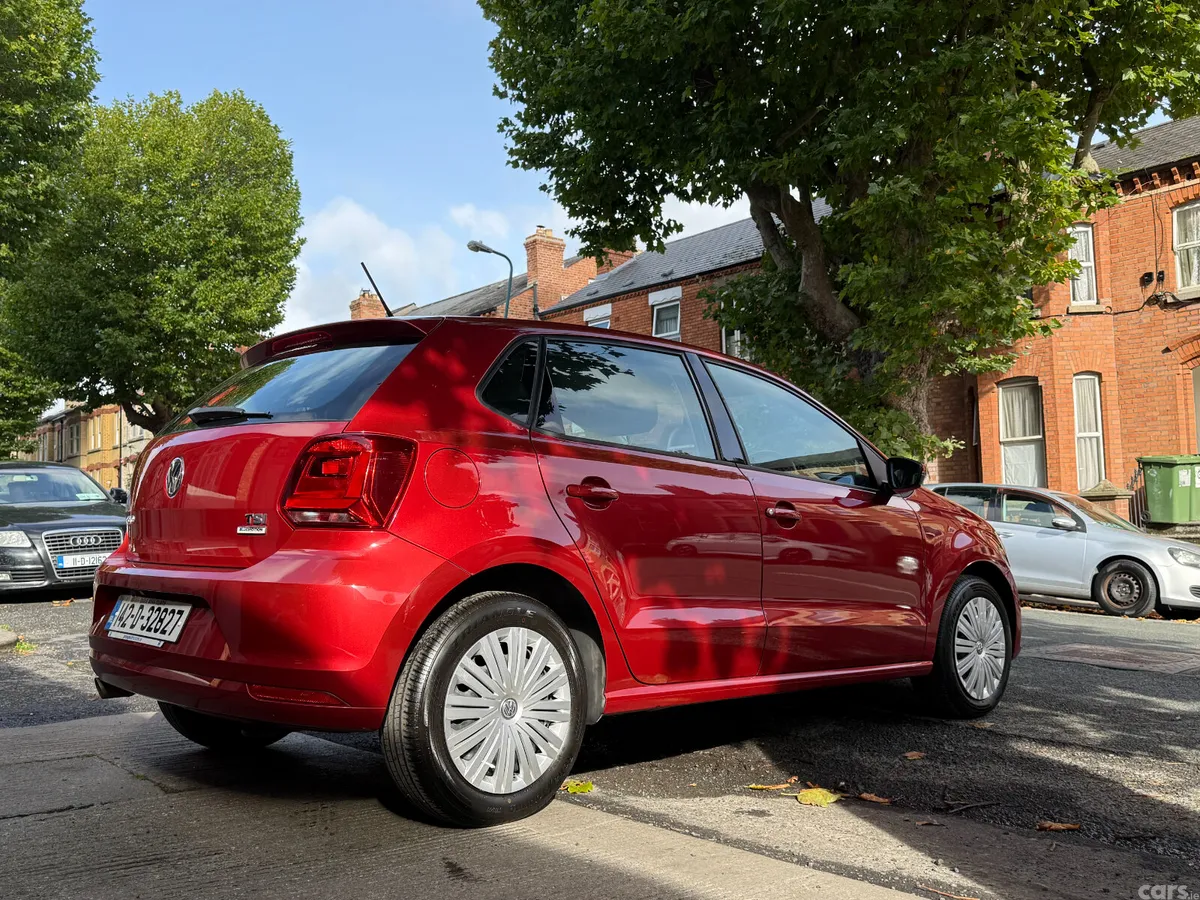 Volkswagen Polo Hatchback, Petrol, 2014, Red