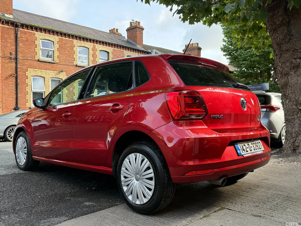 Volkswagen Polo Hatchback, Petrol, 2014, Red