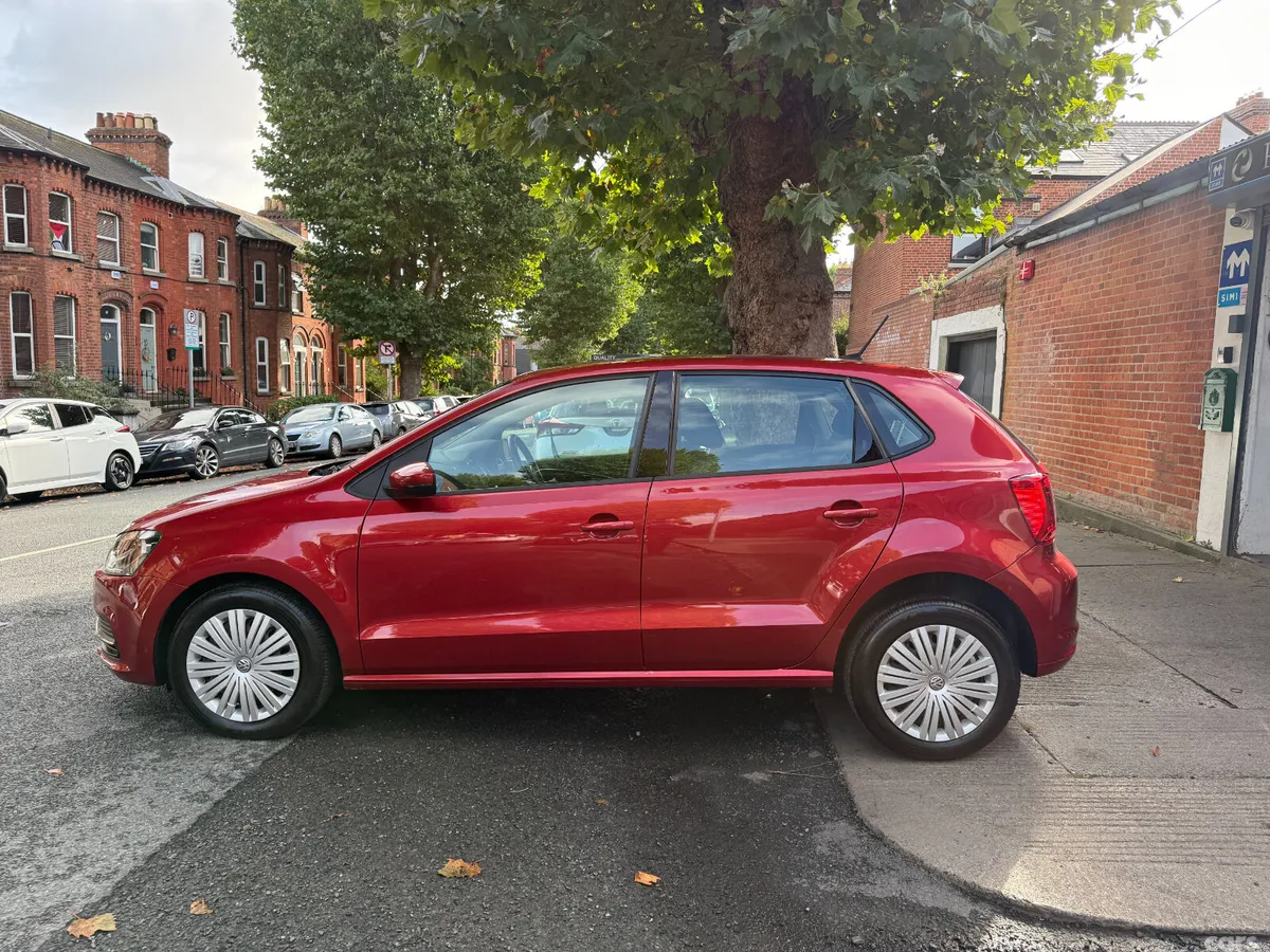 Volkswagen Polo Hatchback, Petrol, 2014, Red