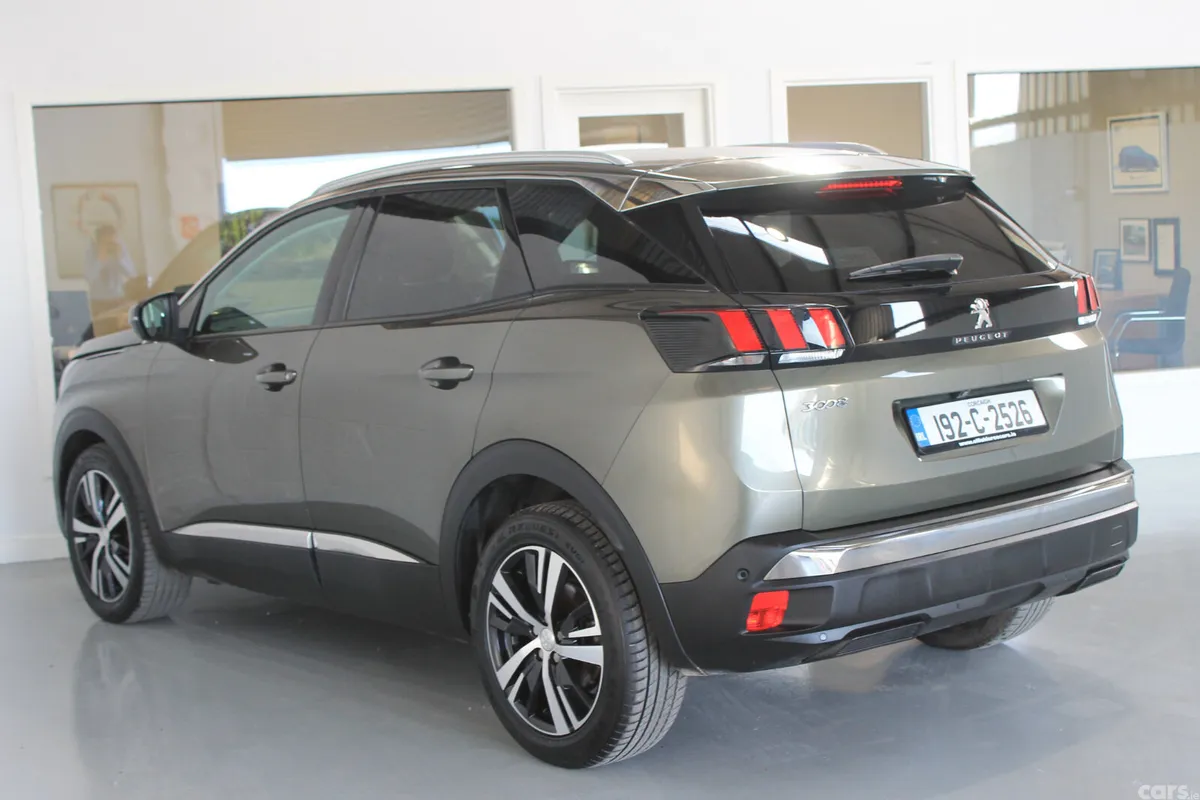 Peugeot 3008 MPV, Diesel, 2019, Grey