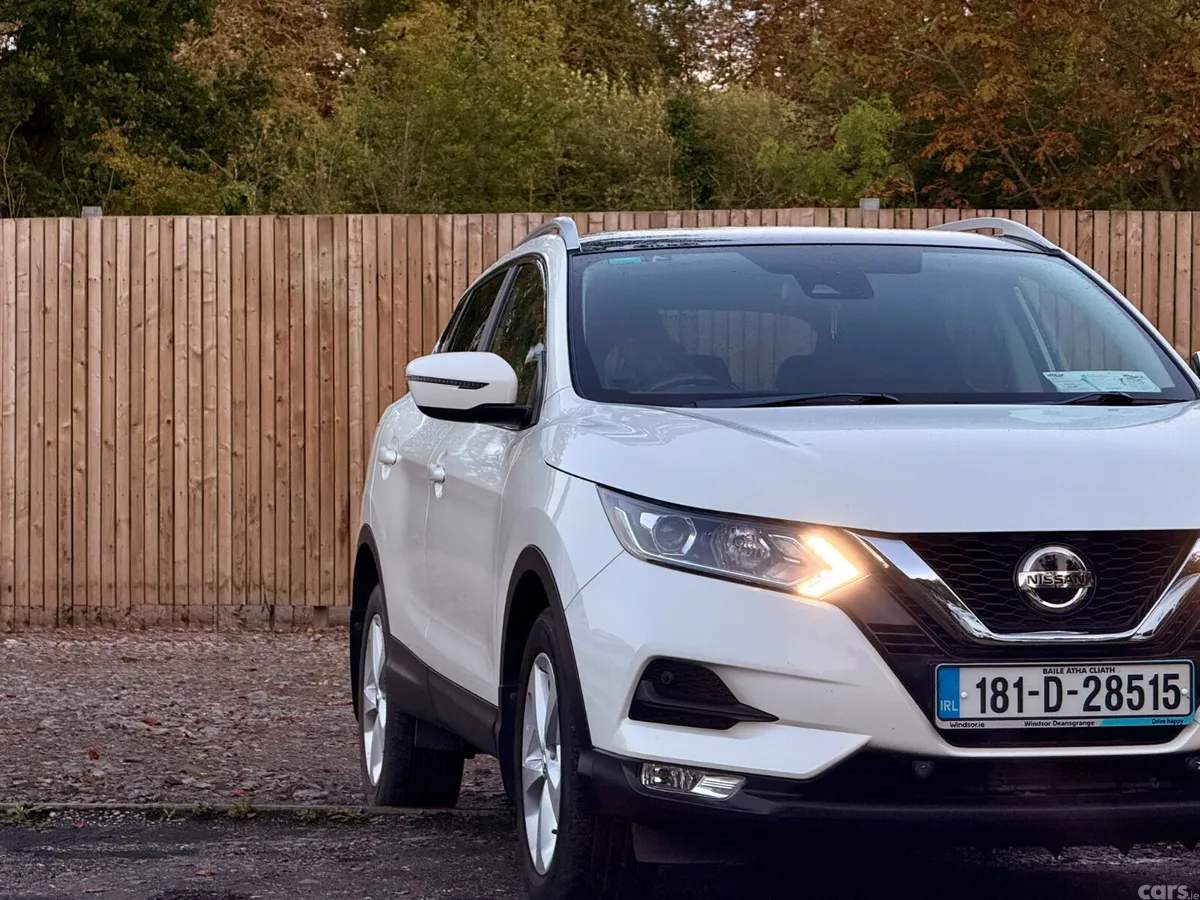Nissan Qashqai MPV, Petrol, 2018, White