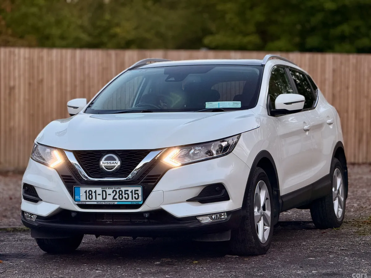 Nissan Qashqai MPV, Petrol, 2018, White