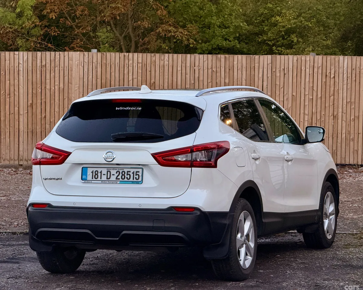 Nissan Qashqai MPV, Petrol, 2018, White