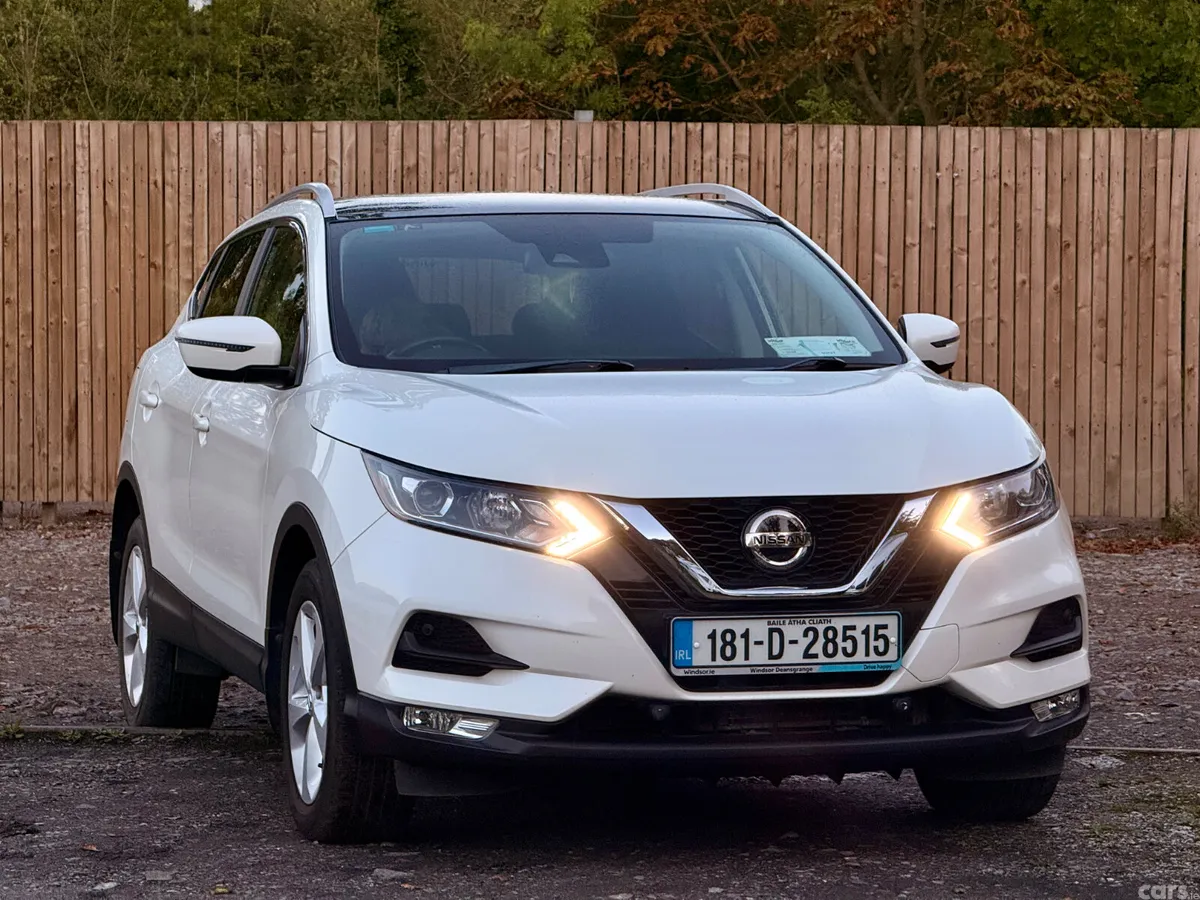 Nissan Qashqai MPV, Petrol, 2018, White