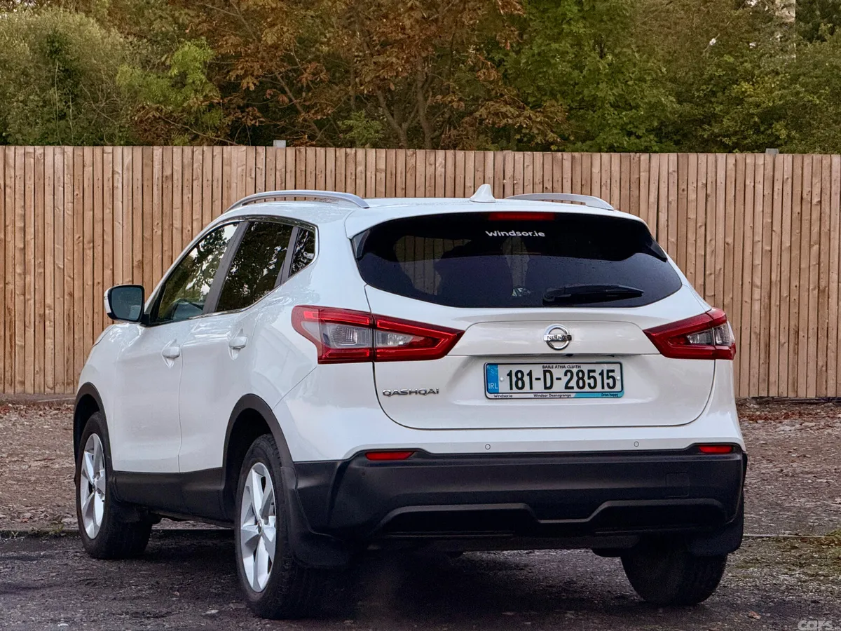 Nissan Qashqai MPV, Petrol, 2018, White