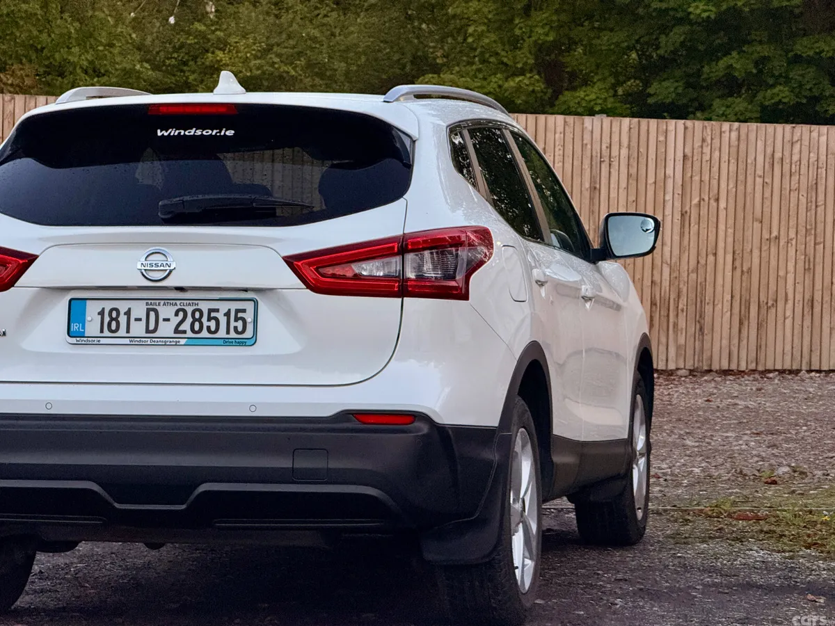 Nissan Qashqai MPV, Petrol, 2018, White