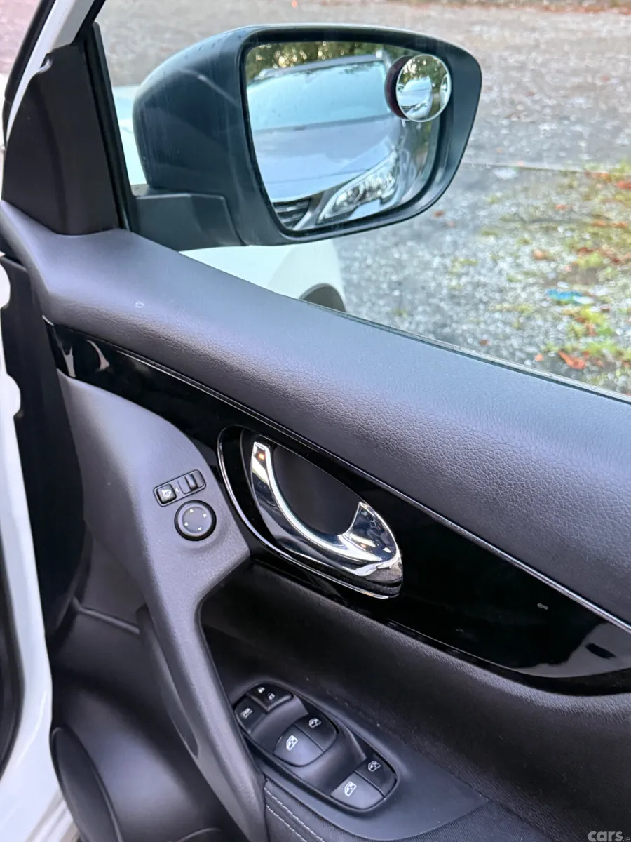 Nissan Qashqai MPV, Petrol, 2018, White
