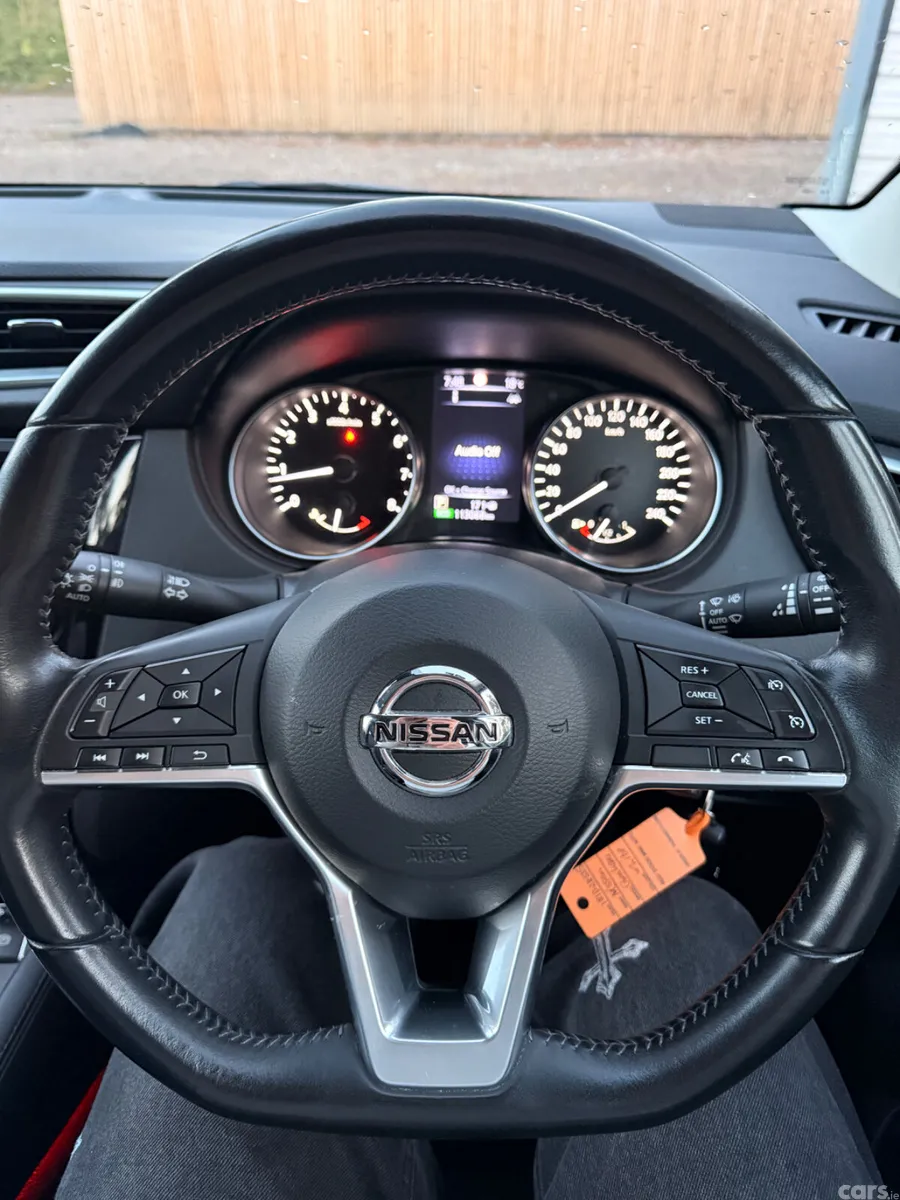 Nissan Qashqai MPV, Petrol, 2018, White