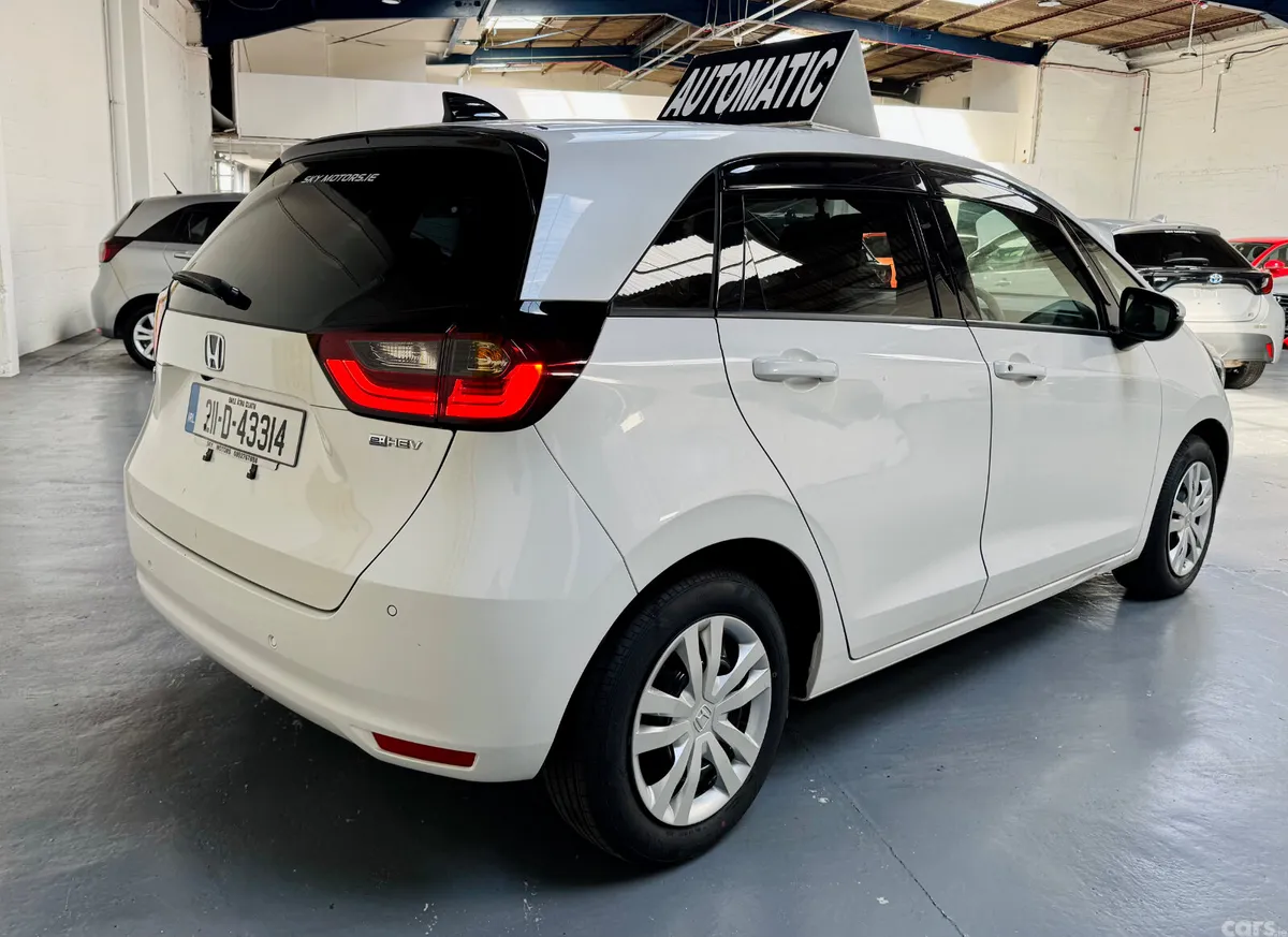 Honda Fit Hatchback, Petrol Hybrid, 2021, White