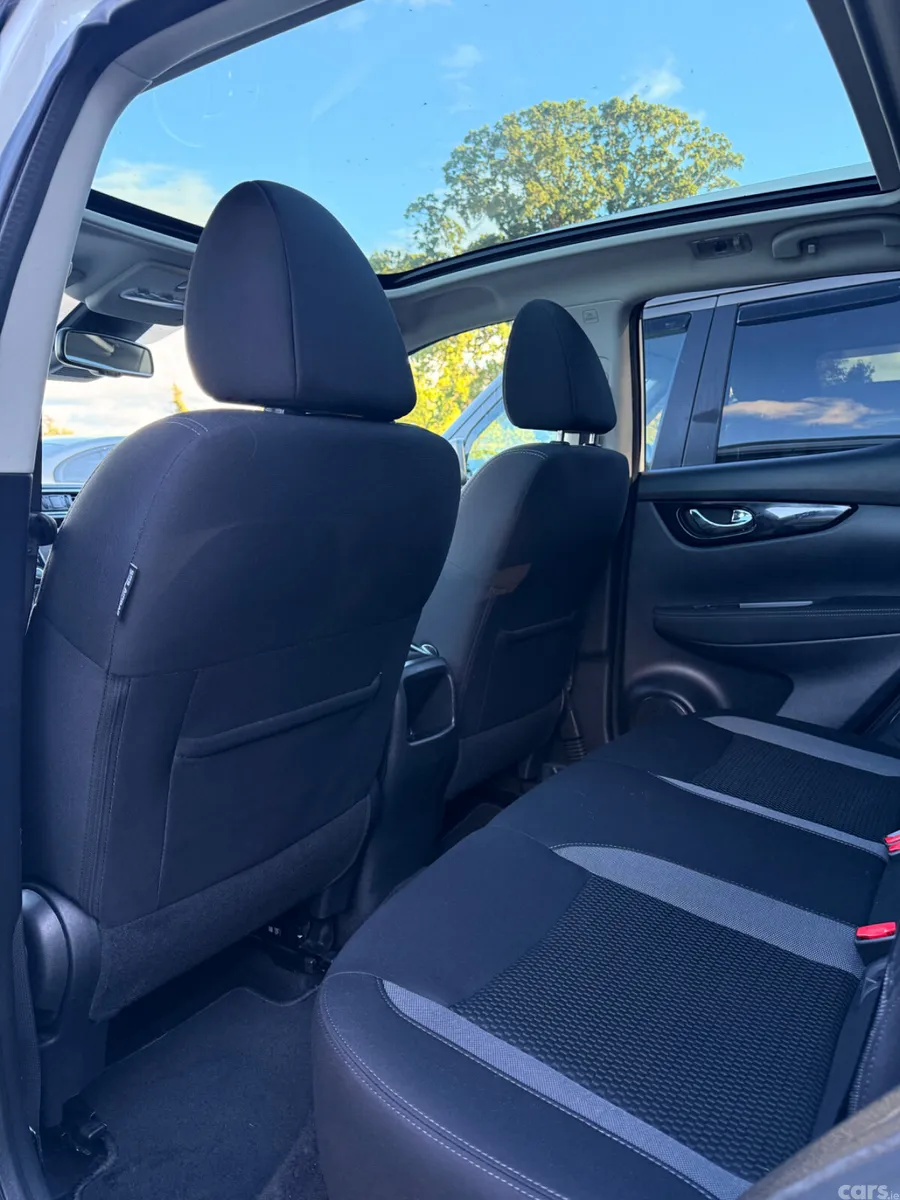 Nissan Qashqai MPV, Petrol, 2018, White