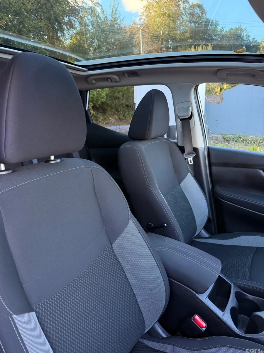 Nissan Qashqai MPV, Petrol, 2018, White