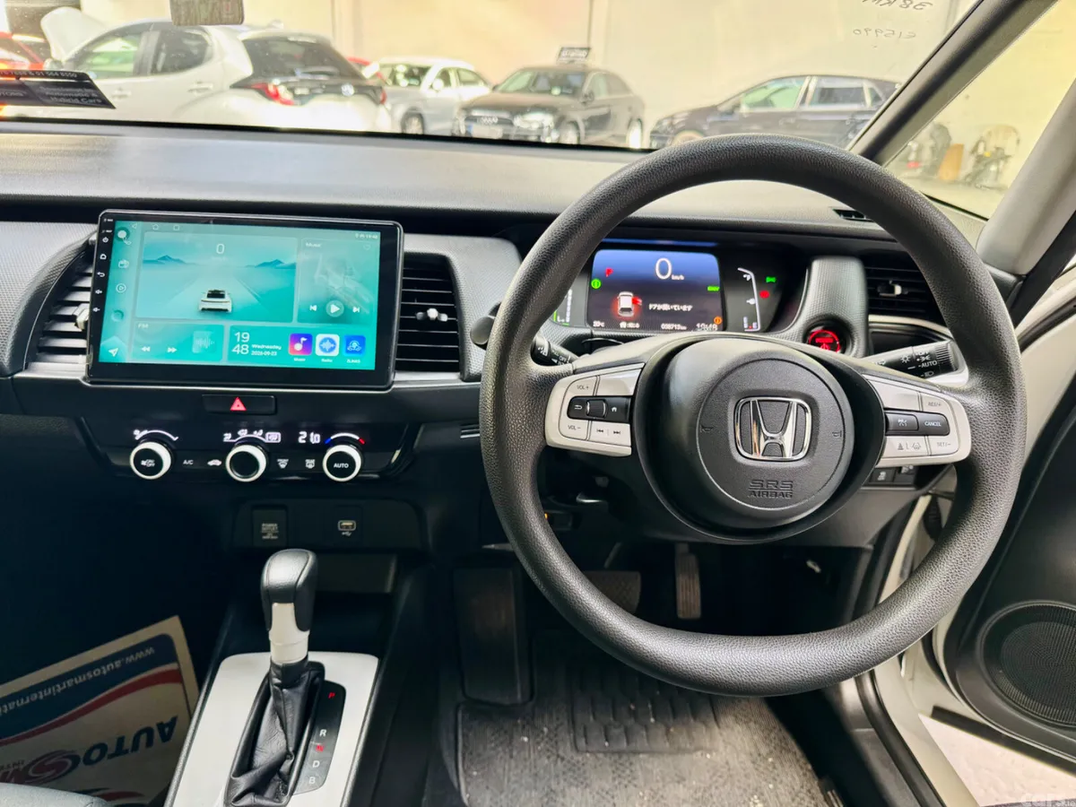 Honda Fit Hatchback, Petrol Hybrid, 2021, White