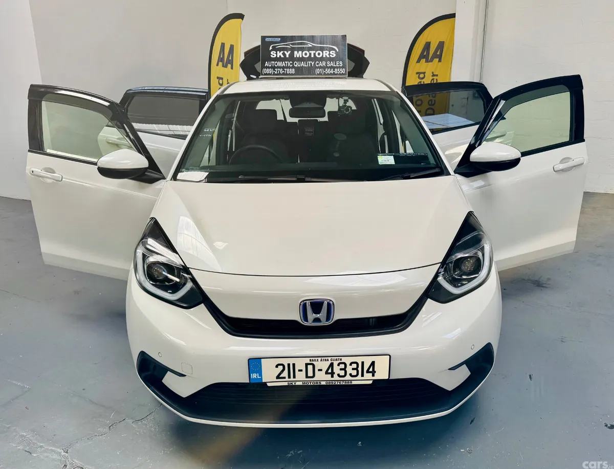 Honda Fit Hatchback, Petrol Hybrid, 2021, White