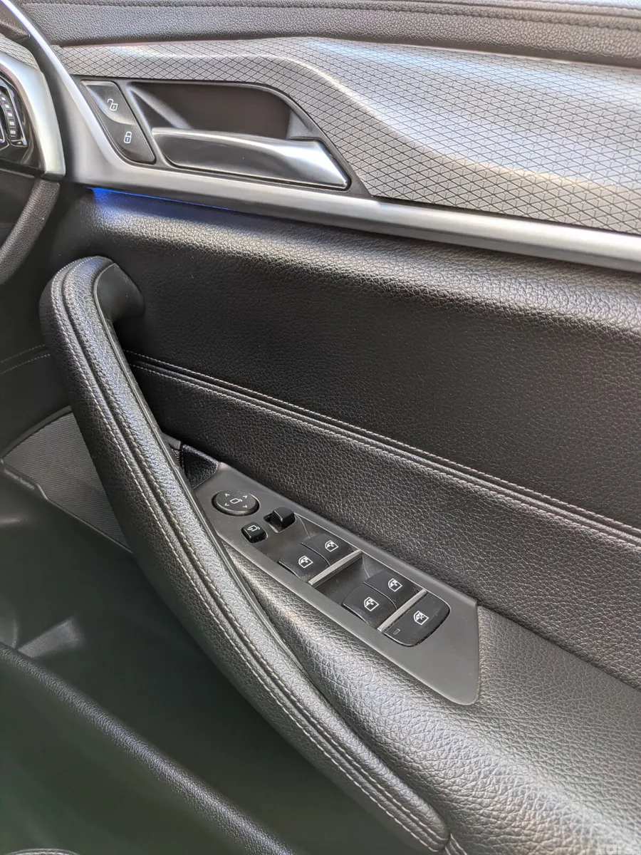 BMW 5-Series Saloon, Petrol Plug-in Hybrid, 2018, Black