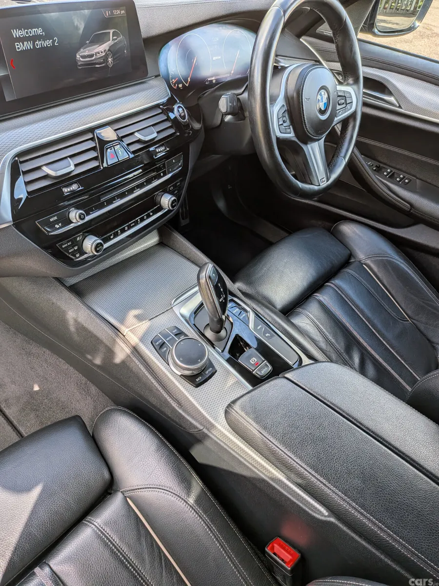 BMW 5-Series Saloon, Petrol Plug-in Hybrid, 2018, Black