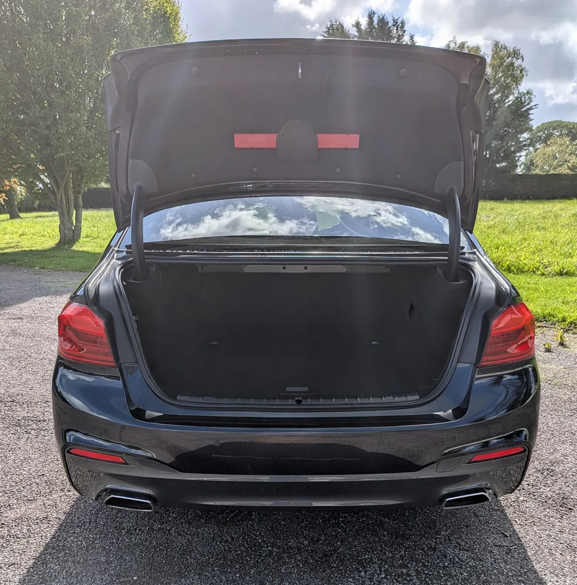 BMW 5-Series Saloon, Petrol Plug-in Hybrid, 2018, Black