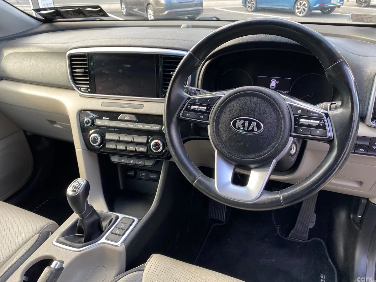 Kia Sportage SUV, Diesel Hybrid, 2021, Red