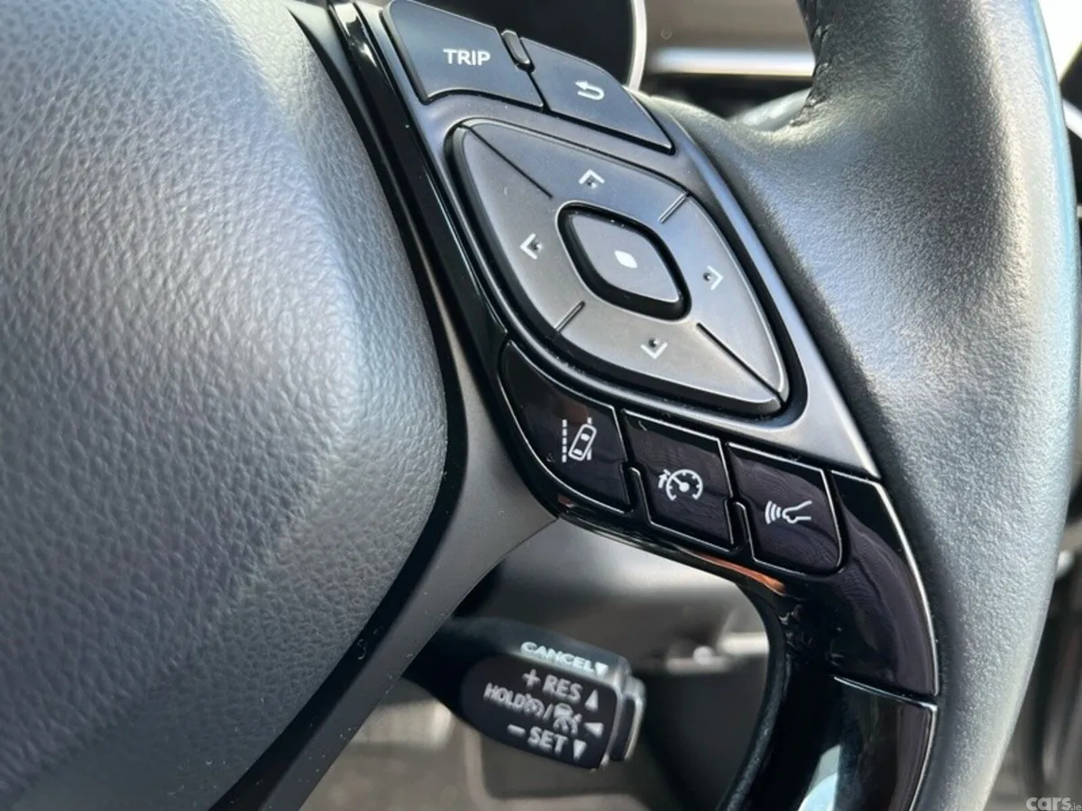Toyota C-HR SUV, Petrol Hybrid, 2023, Grey