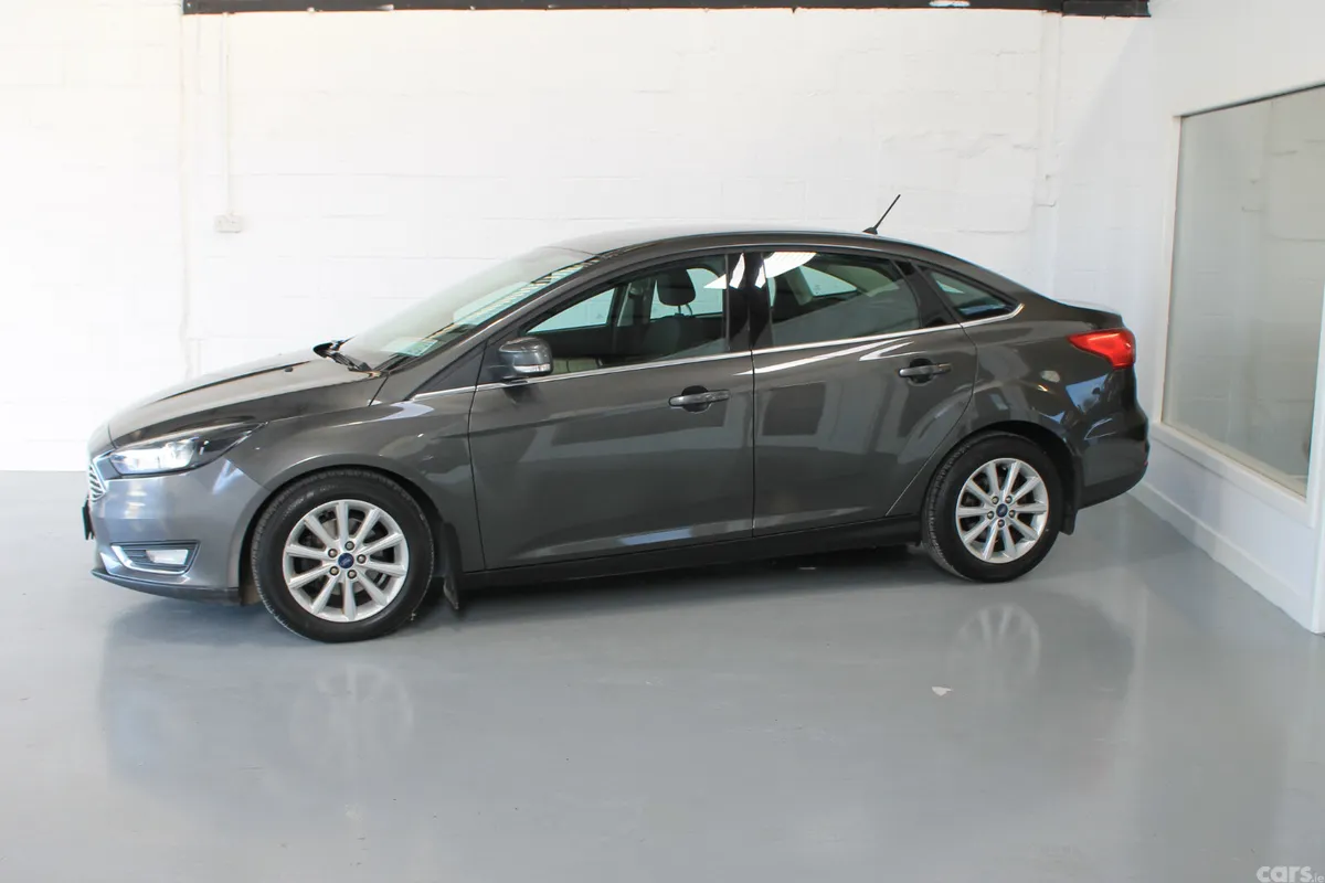 Ford Focus Saloon, Diesel, 2018, Grey