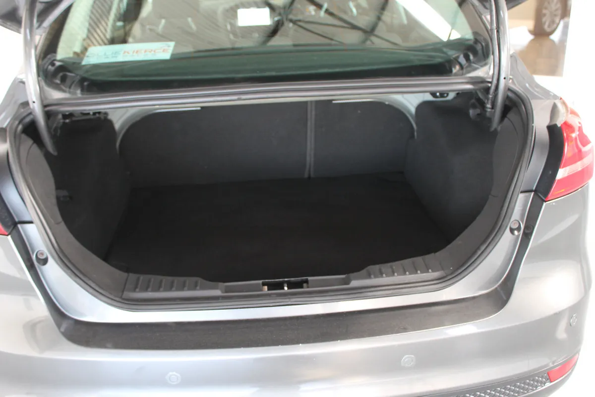 Ford Focus Saloon, Diesel, 2018, Grey