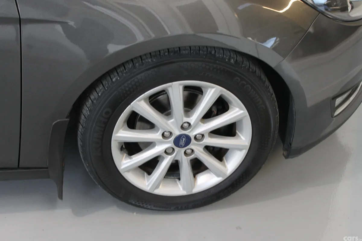 Ford Focus Saloon, Diesel, 2018, Grey