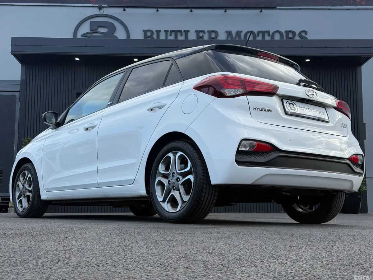 Hyundai i20 Hatchback, Petrol, 2019, White