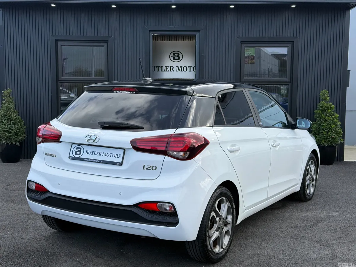 Hyundai i20 Hatchback, Petrol, 2019, White
