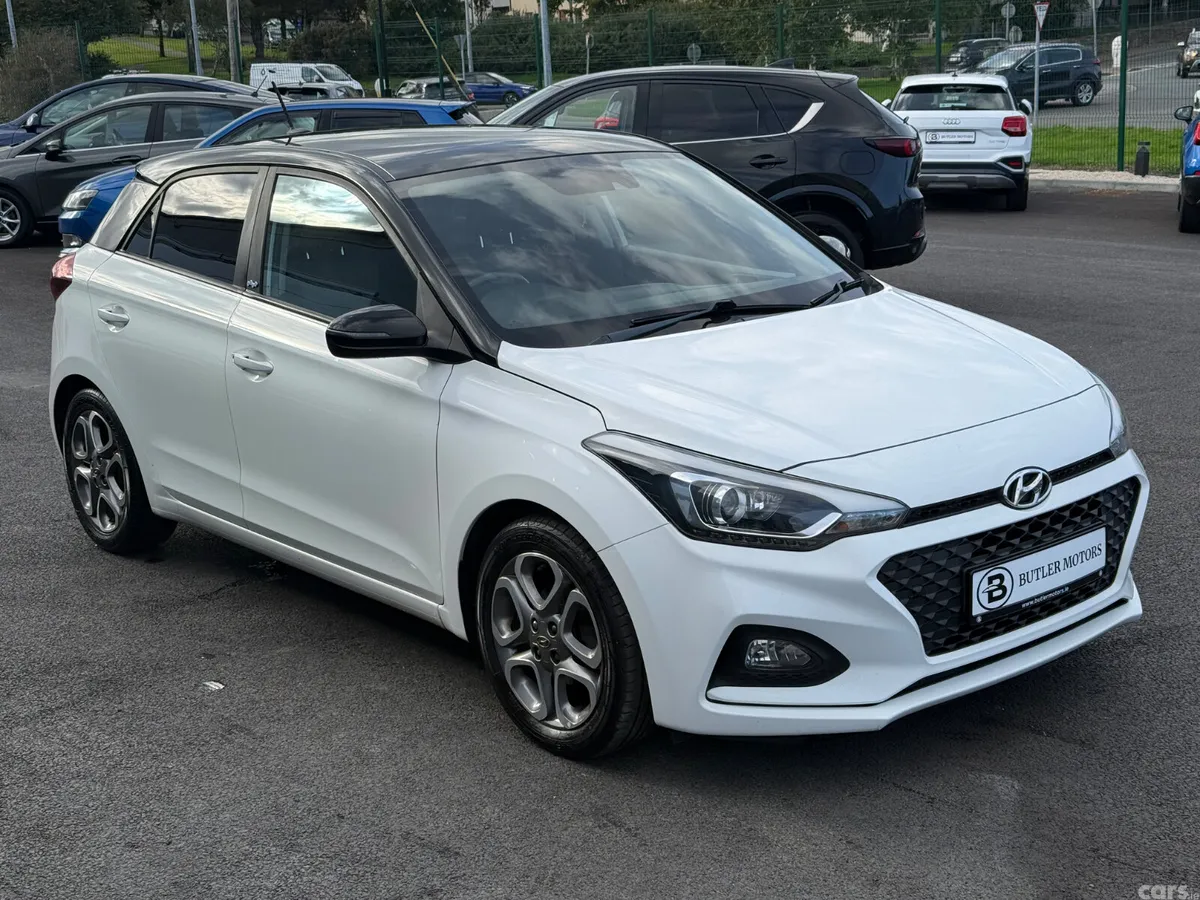 Hyundai i20 Hatchback, Petrol, 2019, White