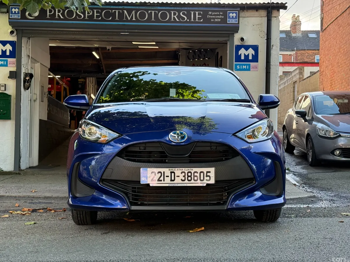 Toyota Yaris Hatchback, Petrol Hybrid, 2022, Blue