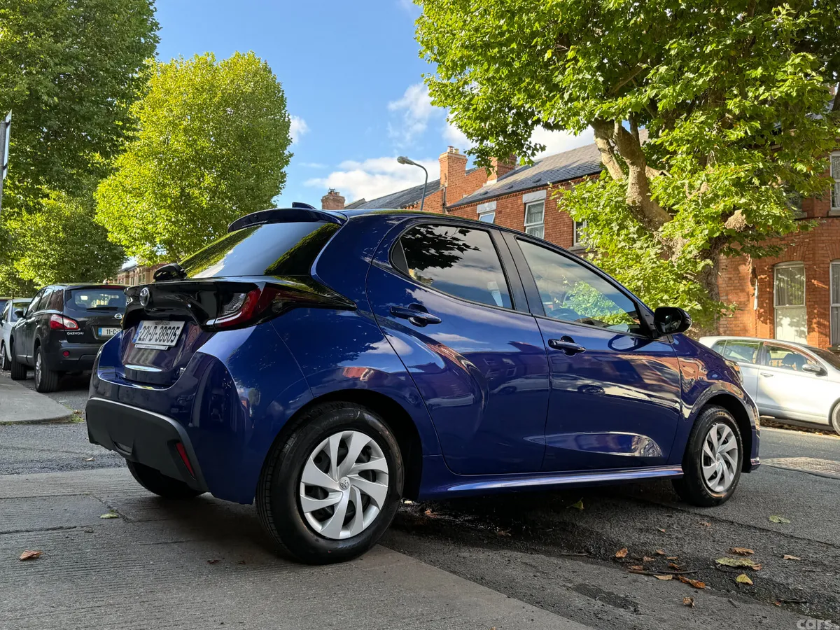 Toyota Yaris Hatchback, Petrol Hybrid, 2022, Blue