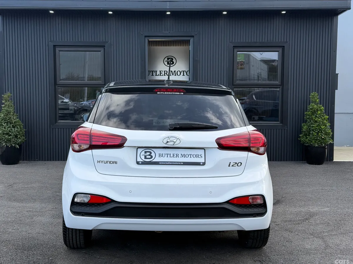Hyundai i20 Hatchback, Petrol, 2019, White