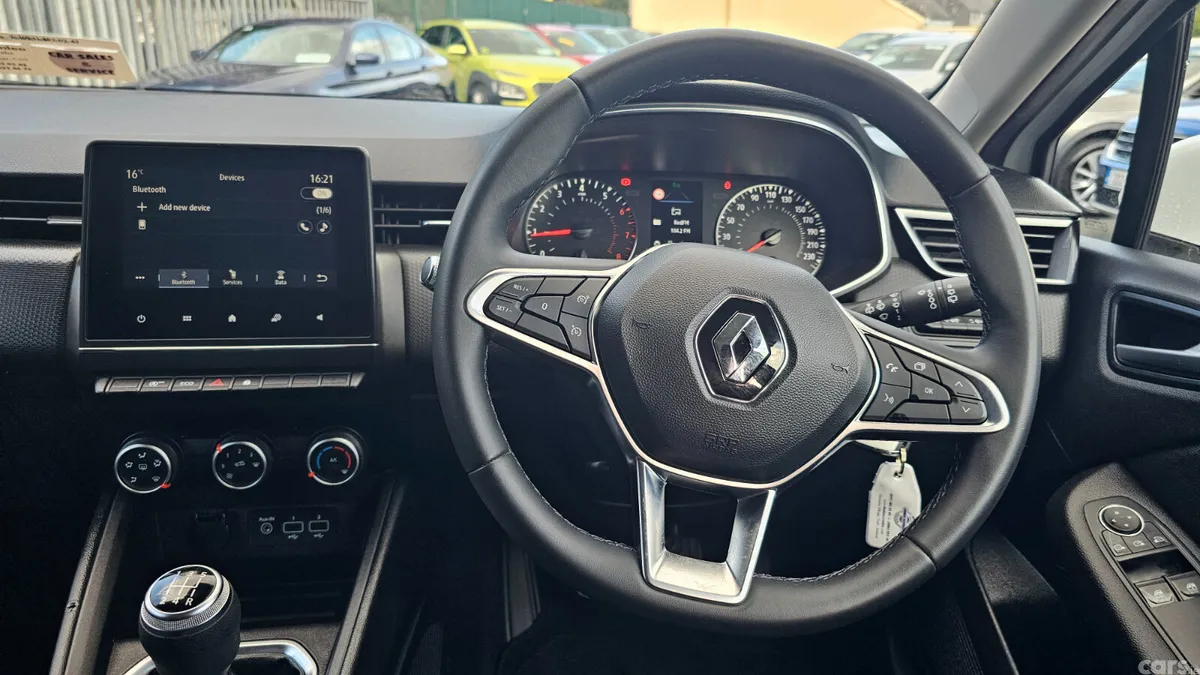 Renault Clio Hatchback, Petrol, 2020, White
