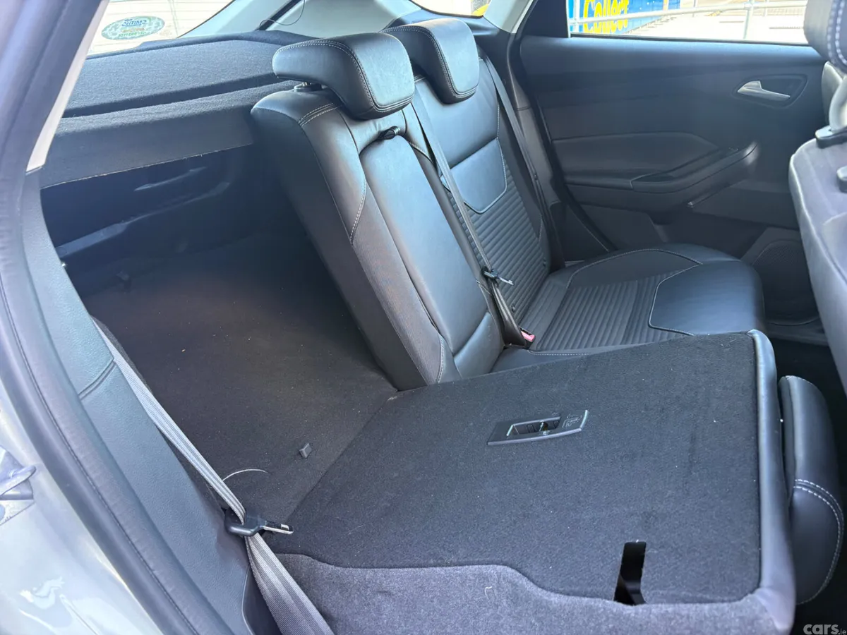 Ford Focus Hatchback, Diesel, 2015, Silver