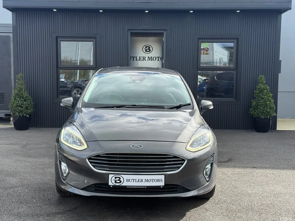 Ford Fiesta Hatchback, Petrol, 2018, Grey
