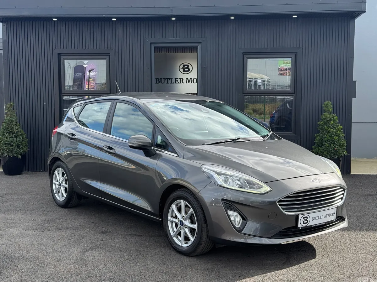 Ford Fiesta Hatchback, Petrol, 2018, Grey