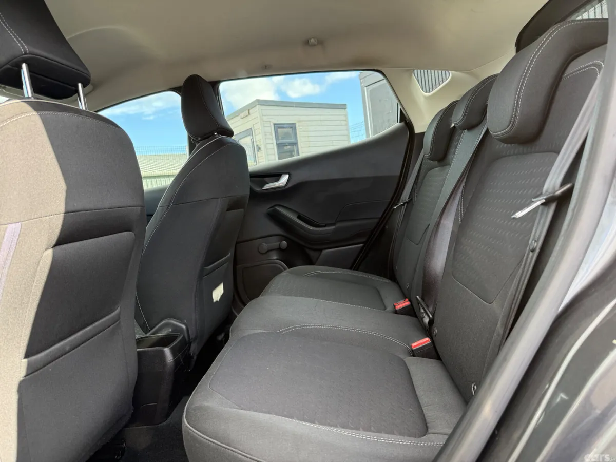 Ford Fiesta Hatchback, Petrol, 2018, Grey