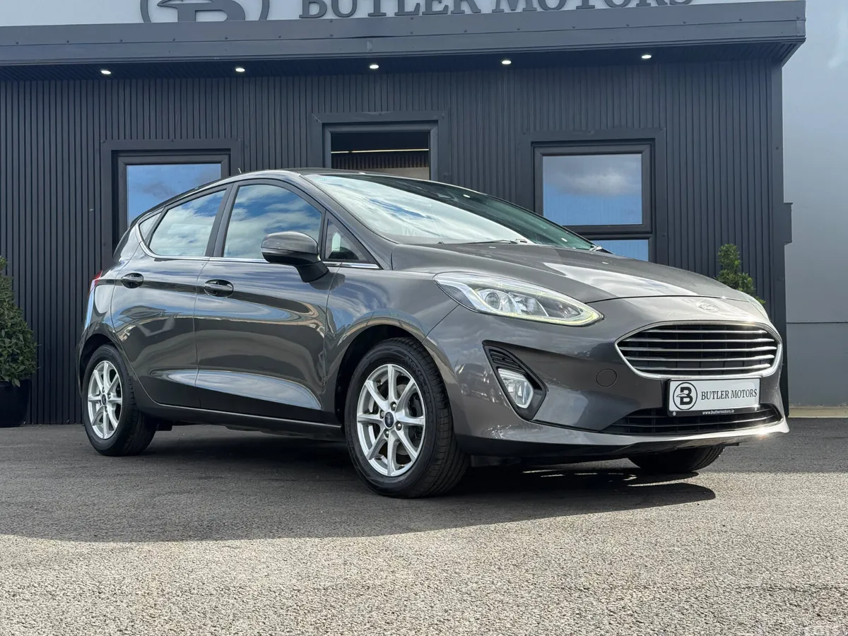 Ford Fiesta Hatchback, Petrol, 2018, Grey