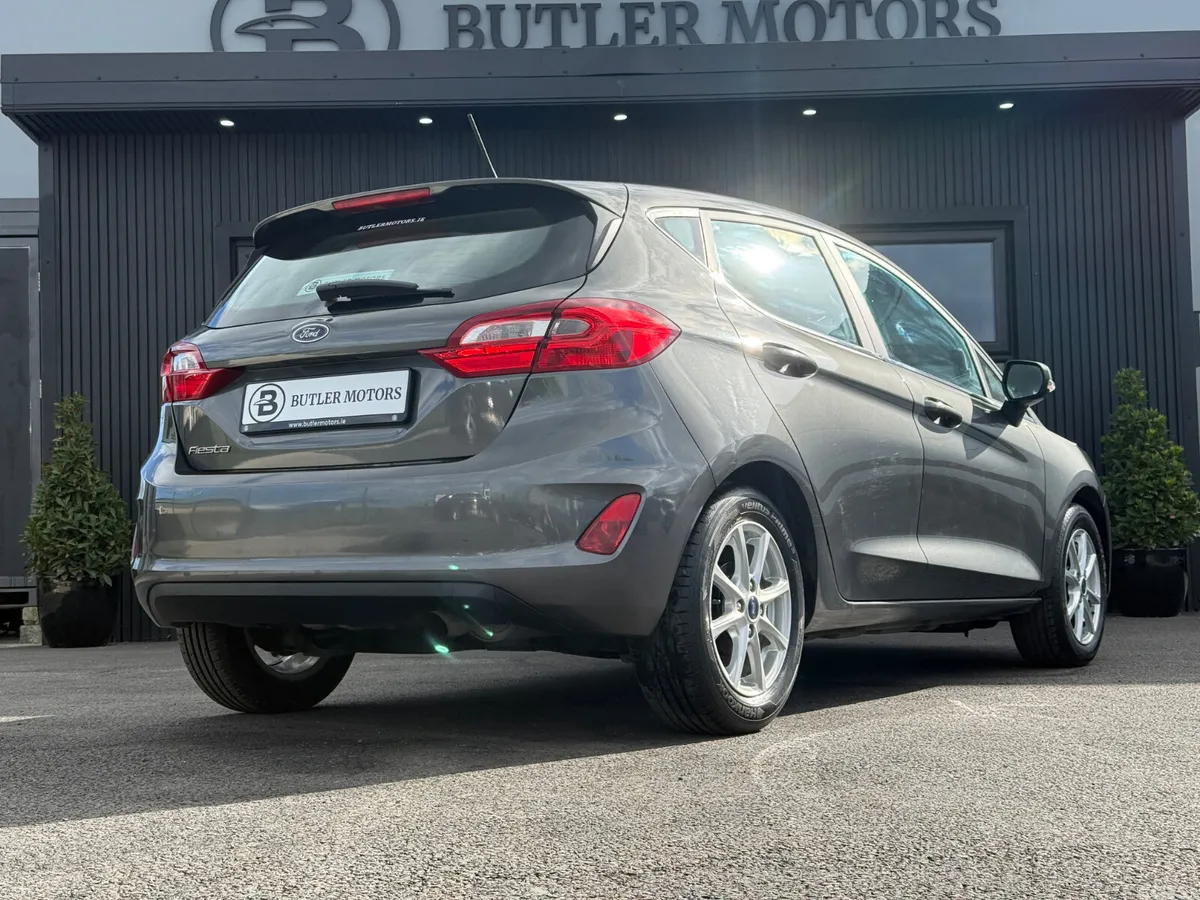 Ford Fiesta Hatchback, Petrol, 2018, Grey