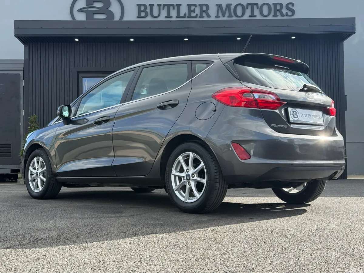 Ford Fiesta Hatchback, Petrol, 2018, Grey
