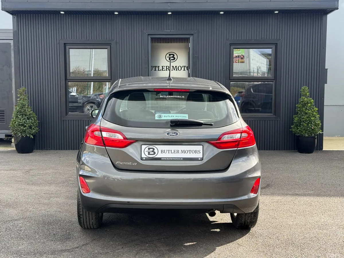 Ford Fiesta Hatchback, Petrol, 2018, Grey