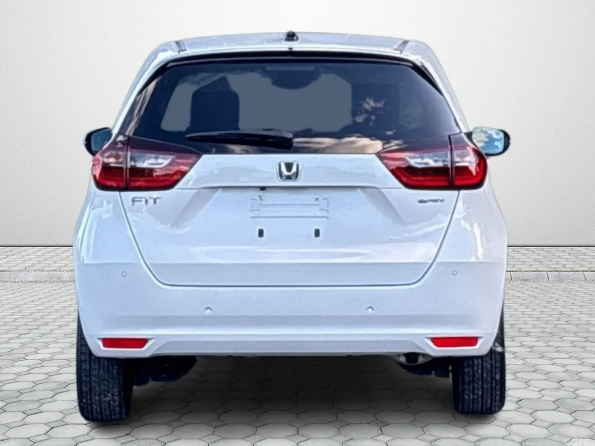 Honda Fit Hatchback, Petrol Hybrid, 2022, White